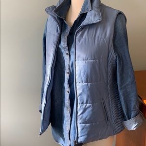 Women’s lightweight puffer vest